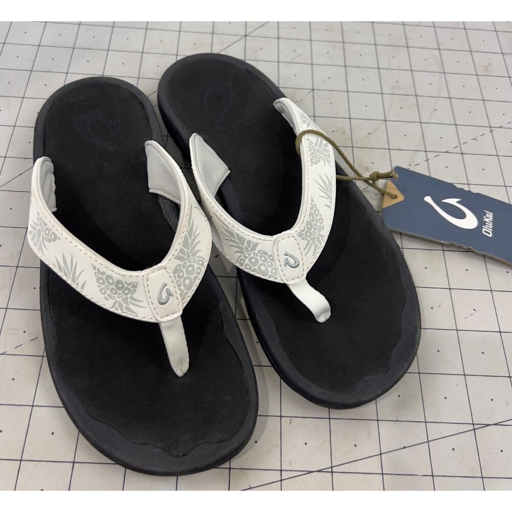 Olukai Women's 'Ohana Sandals Sz. 7 White/Black Flip-Flops New - Picture 2 of 7